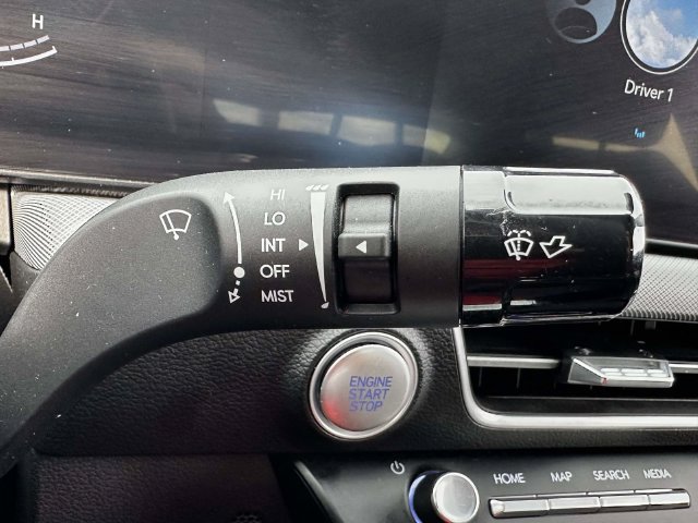 Used 2025 Hyundai Sonata SEL FWD image 33