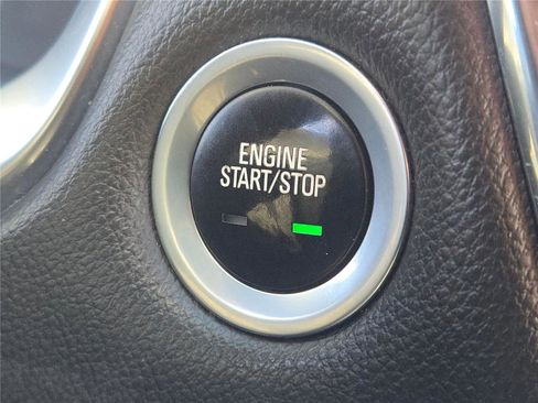 Used 2018 Chevrolet Traverse LT image 33