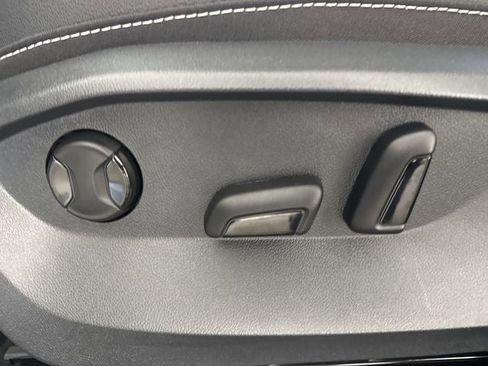 New 2026 Volkswagen Taos SEL image 16