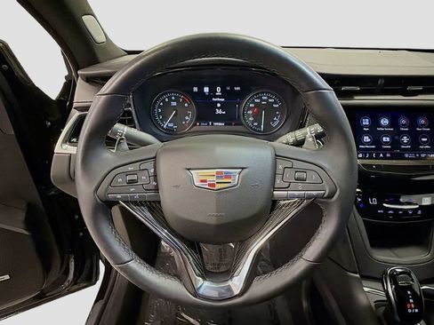 Used 2025 Cadillac XT6 Sport w/ Technology Package AWD/4WD image 25
