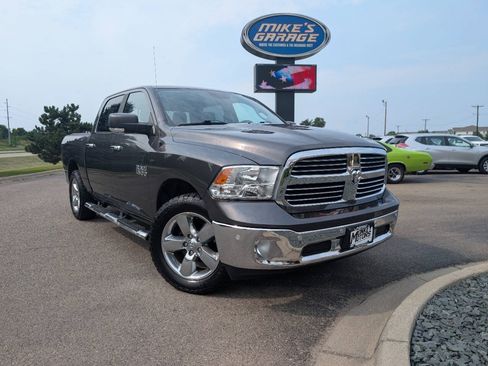 Used 2017 RAM 1500 Big Horn AWD/4WD image 2