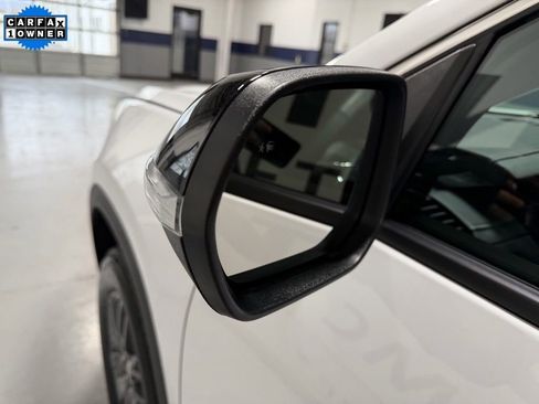 Used 2025 GMC Acadia Elevation image 12