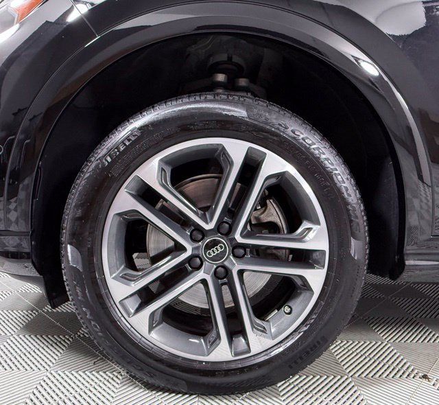 Used 2025 Audi Q5 Premium w/ Convenience Package AWD/4WD image 10