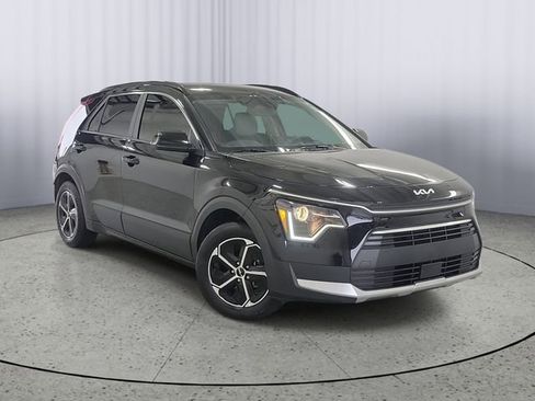 Certified 2023 Kia Niro EX image 1
