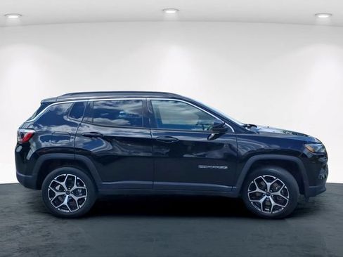Used 2025 Jeep Compass Limited AWD/4WD image 7