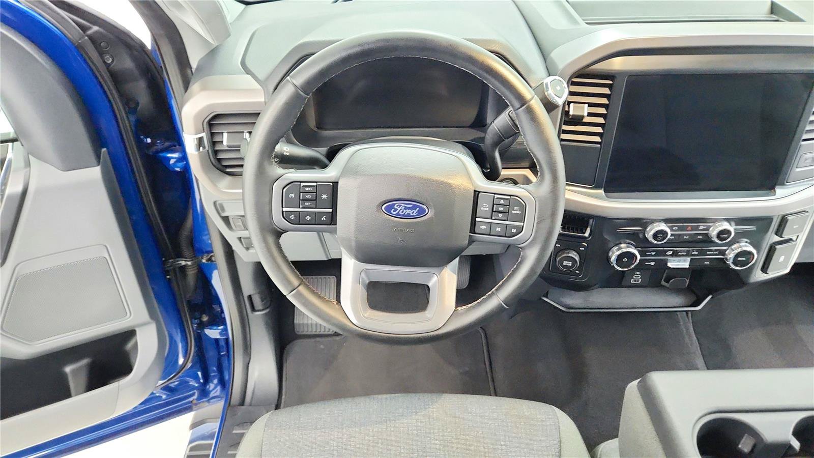 Used 2025 Ford F150 XLT w/ Equipment Group 301A Standard AWD/4WD image 19