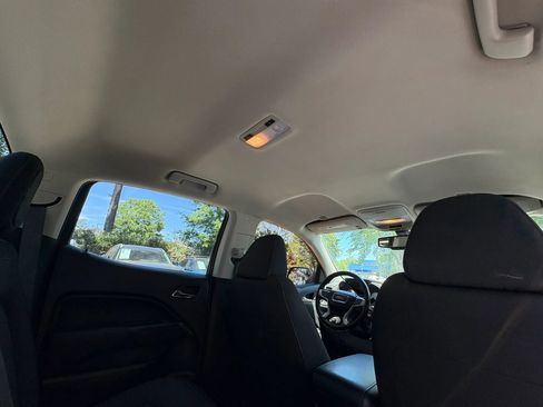 Used 2019 GMC Canyon SLE AWD/4WD image 16