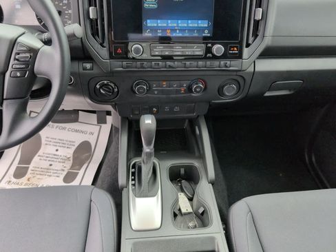 Used 2025 Nissan Frontier S image 15