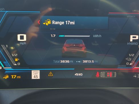 Used 2025 BMW M5 w/ Carbon Package image 22