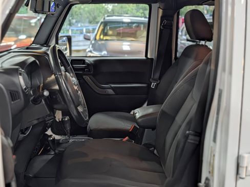 Used 2018 Jeep Wrangler Unlimited Sport S image 12