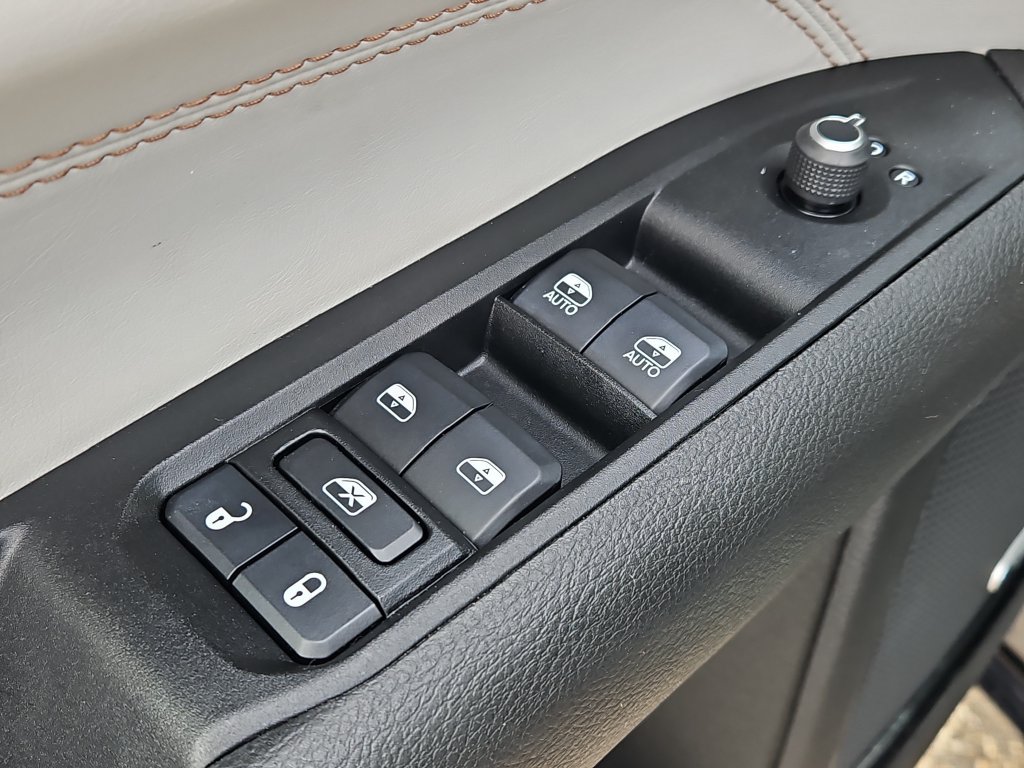 Used 2022 Jeep Compass Limited w/ Elite Group AWD/4WD image 32