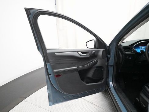 Used 2023 Ford Escape Platinum image 28