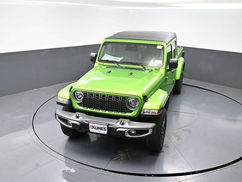 New 2026 Jeep Gladiator Sport image 42