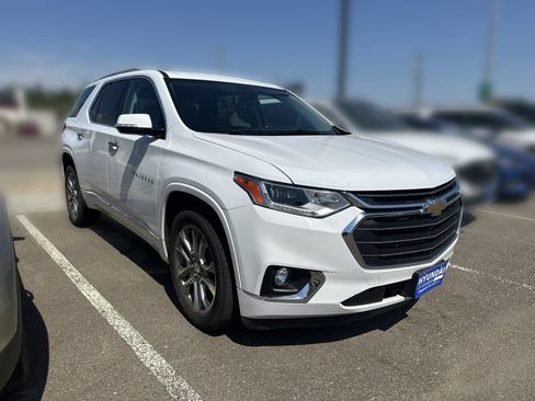 Used 2018 Chevrolet Traverse Premier AWD/4WD image 2