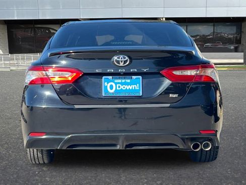 Used 2018 Toyota Camry SE w/ Moonroof Package image 8