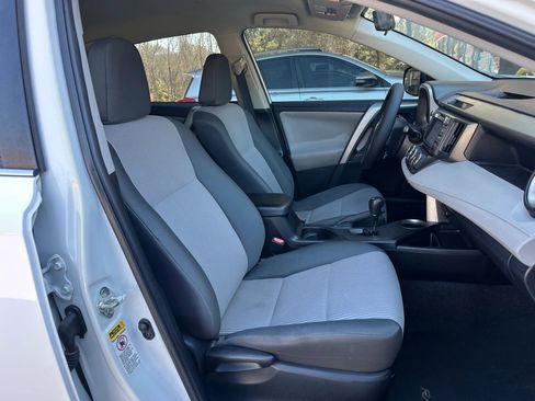 Used 2014 Toyota RAV4 LE image 10