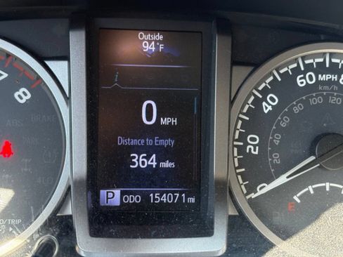 Used 2018 Toyota Tacoma SR5 RWD image 16