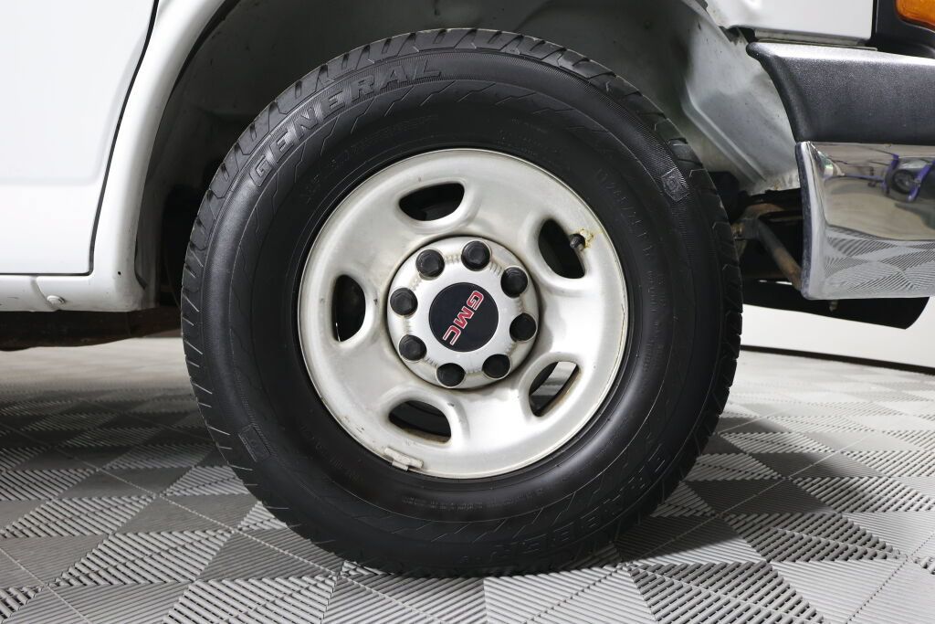 Used 2015 GMC Savana 2500 RWD image 6