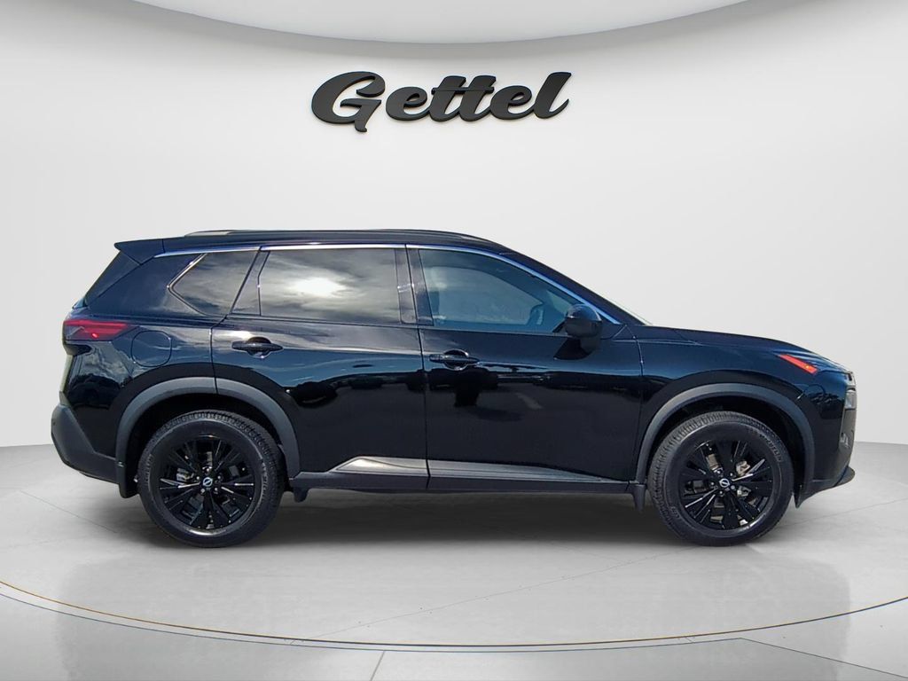 Certified 2023 Nissan Rogue SV w/ SV Premium B Package FWD image 3