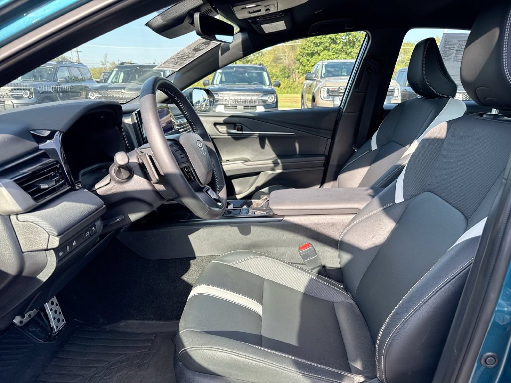 Used 2026 Toyota Camry SE w/ Convenience Package AWD/4WD image 19