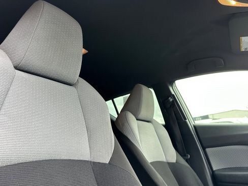 Used 2019 Toyota C-HR XLE image 18