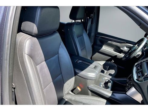 Used 2024 Chevrolet Tahoe Z71 w/ Z71 Off-Road Package AWD/4WD image 25
