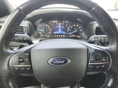 Used 2020 Ford Explorer XLT w/ Equipment Group 202A AWD/4WD image 19