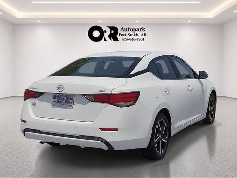 Used 2024 Nissan Sentra SV FWD image 5
