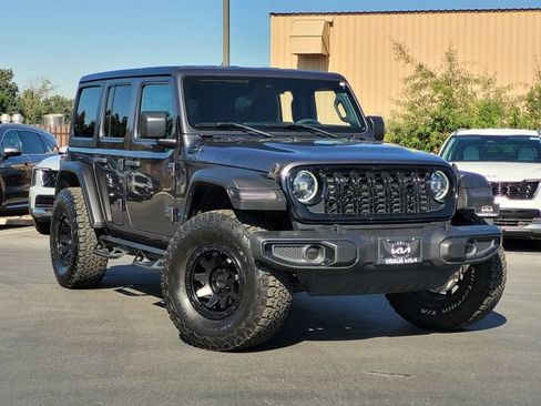 Used 2024 Jeep Wrangler Unlimited AWD/4WD image 2