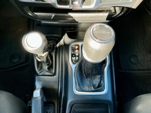 Used 2020 Jeep Gladiator Sport w/ Quick Order Package 24S image 33