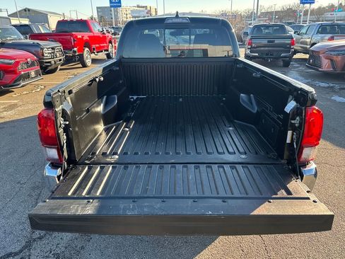 Used 2023 Toyota Tacoma 4x4 Double Cab image 7