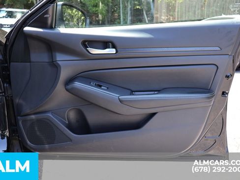 Used 2025 Nissan Altima 2.5 SV FWD image 28