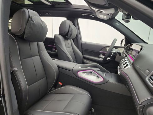 New 2026 Mercedes-Benz GLS 580 4MATIC image 15