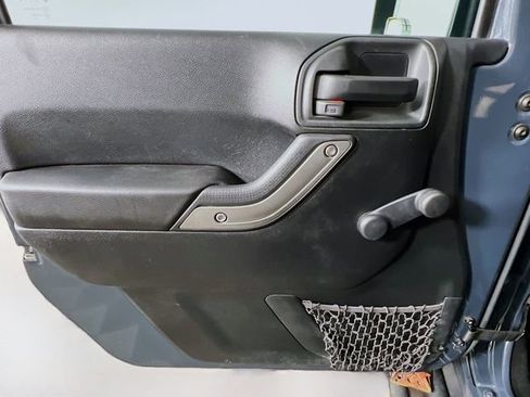 Used 2017 Jeep Wrangler Sport image 26