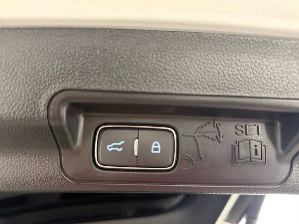 Used 2023 Ford Explorer ST w/ Equipment Group 401A AWD/4WD image 9