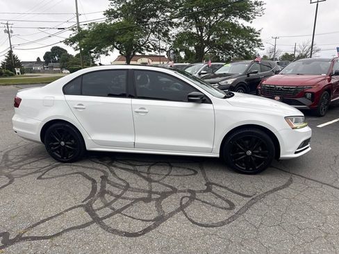 Used 2018 Volkswagen Jetta Sport FWD image 4
