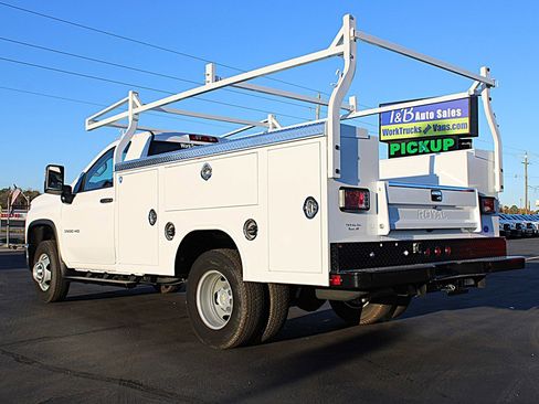 Used 2024 Chevrolet Silverado 3500 W/T w/ Snow Plow Prep Package image 4