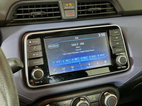 Used 2023 Nissan Versa SV image 19