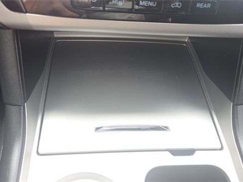 Used 2021 Ford Explorer XLT w/ Class III Trailer Tow Package image 31