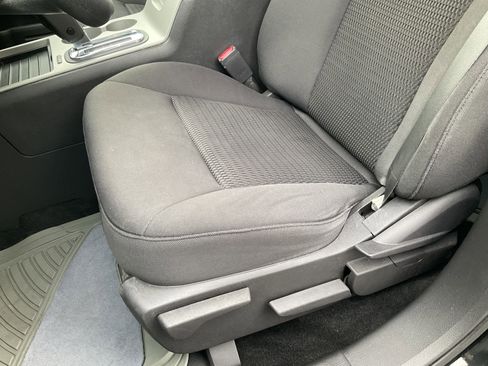 Used 2010 Ford Edge SE image 25