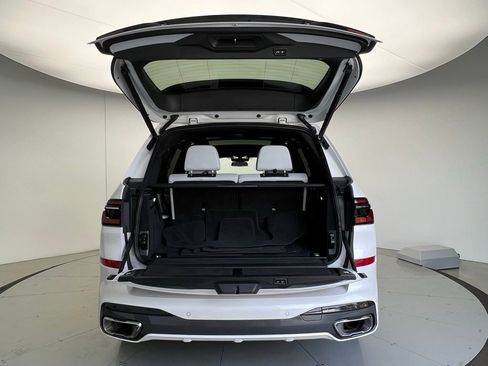 Certified 2023 BMW X7 xDrive40i w/ M Sport Package image 5