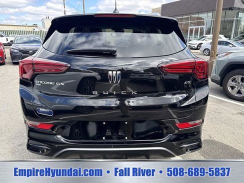 Used 2024 Buick Encore GX Sport Touring AWD/4WD image 4