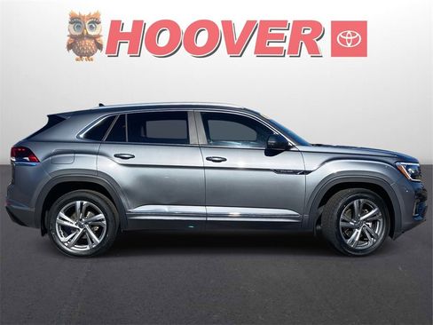 Used 2024 Volkswagen Atlas Cross Sport SEL R-Line image 2