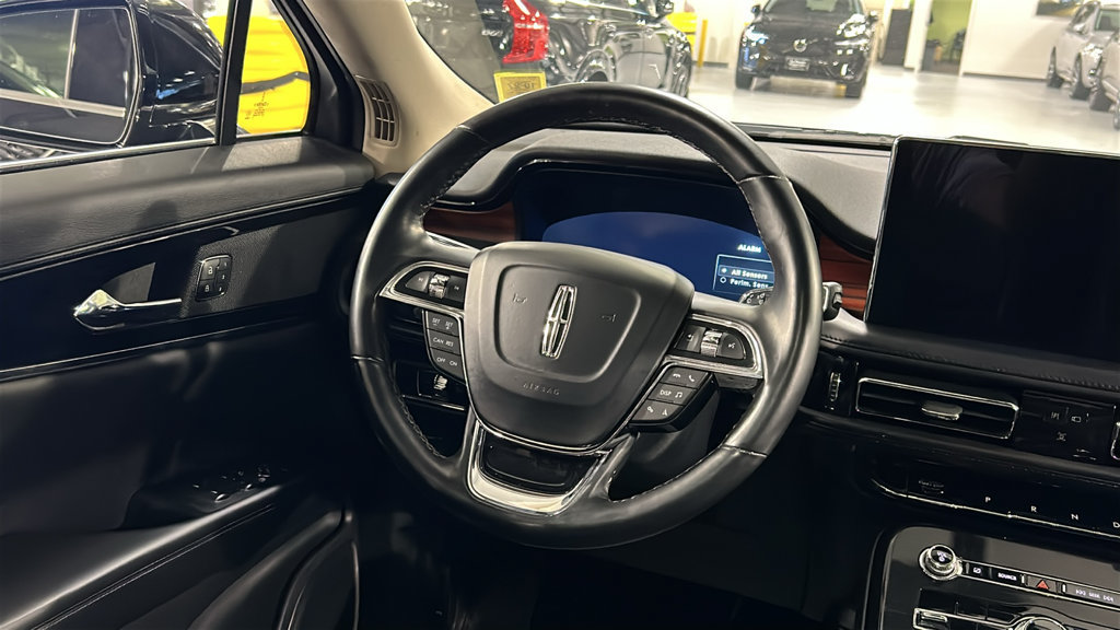 Used 2023 Lincoln Nautilus Reserve AWD/4WD image 22