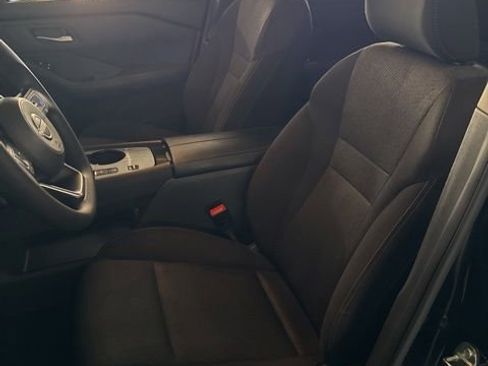 Used 2024 Nissan Rogue SV FWD image 6