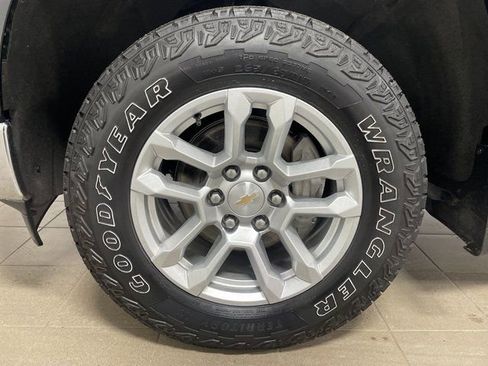 Used 2023 Chevrolet Silverado 1500 LT w/ Convenience Package II image 7