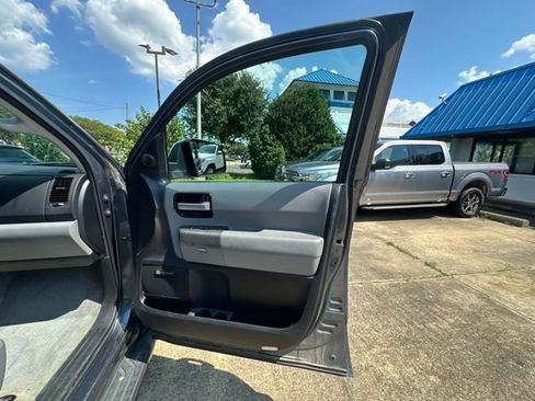 Used 2010 Toyota Sequoia Limited AWD/4WD image 34