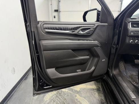 Used 2024 GMC Yukon XL Denali image 13