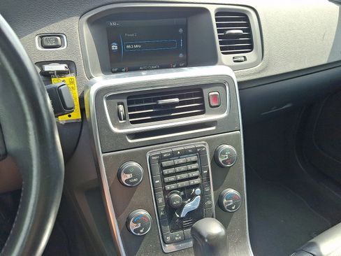 Used 2012 Volvo S60 T5 FWD image 18