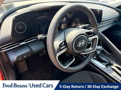 Used 2024 Hyundai Elantra SEL image 10